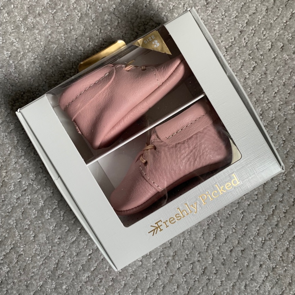 Blush Oxford Moccasins - Size 3 - Freshly Picked